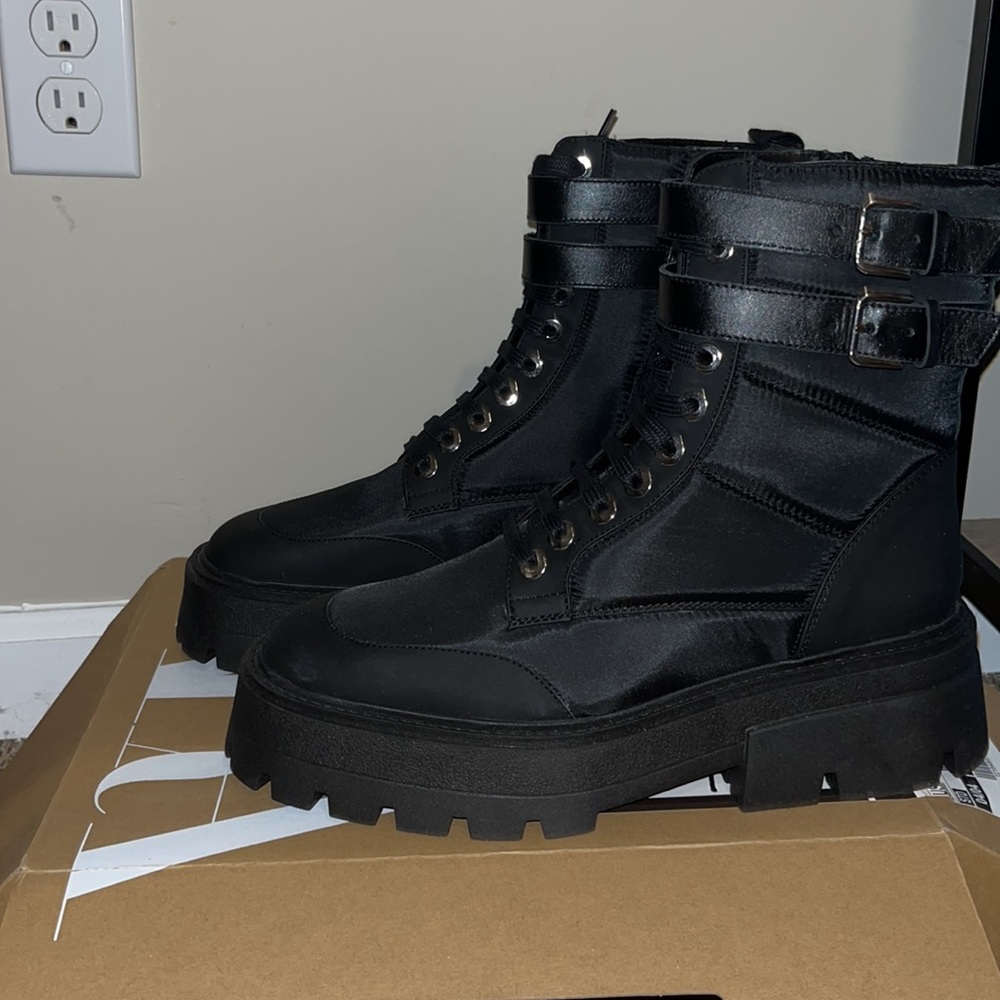 Women’s boots Zara